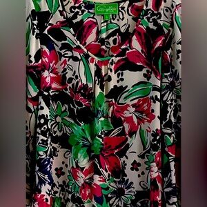 Pappagallo Green and Pink Scoop Neck Blouse